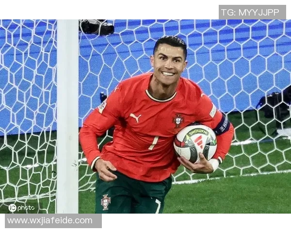 罗纳尔多引领葡萄牙国家队勇夺欧洲冠军展现传奇风采