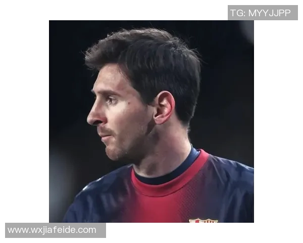 时尚与运动的完美结合足球明星西装男生头像展示